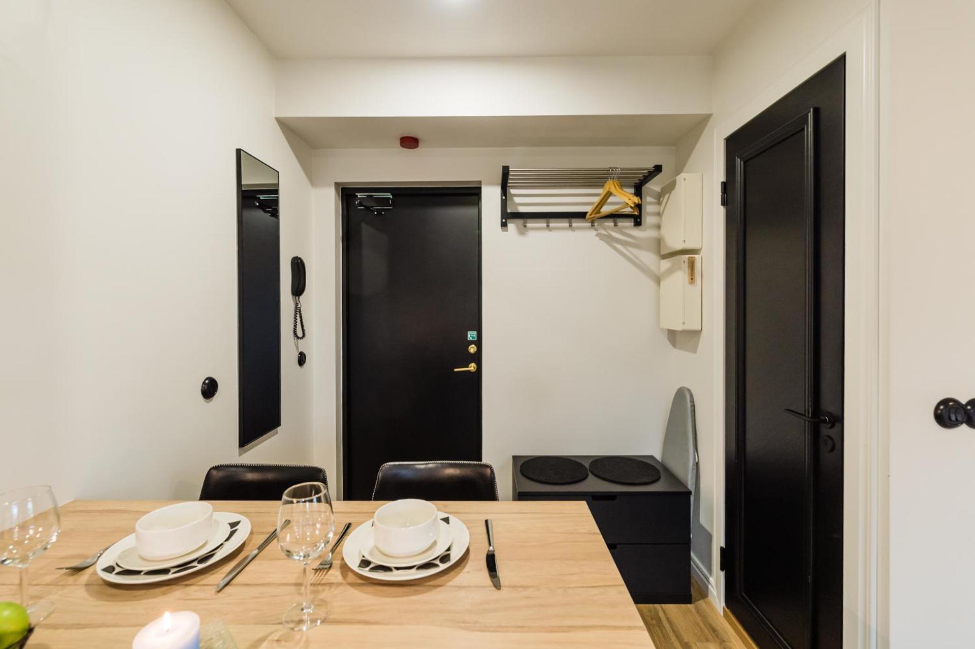 Thomas' Home - Trendy, Central & Balcony タリン エクステリア 写真