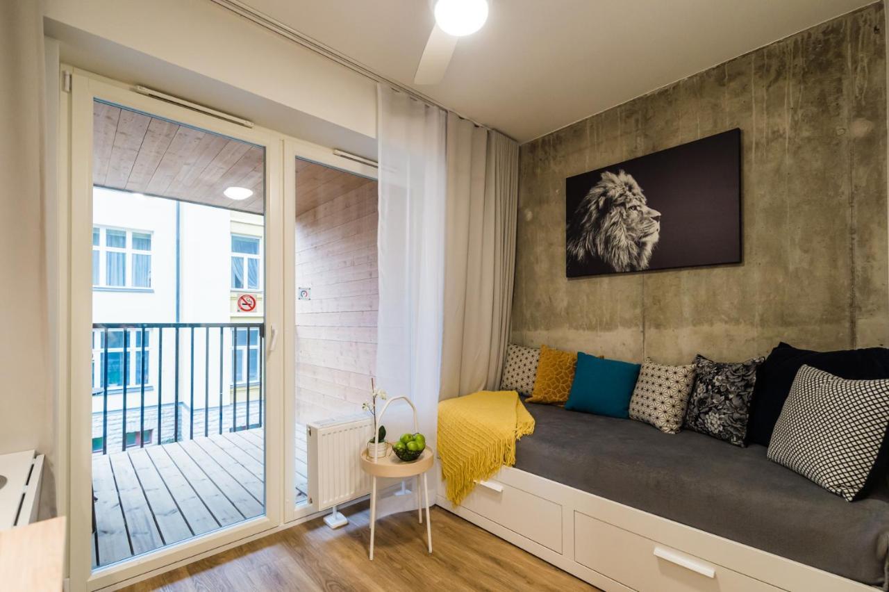 Thomas' Home - Trendy, Central & Balcony タリン エクステリア 写真