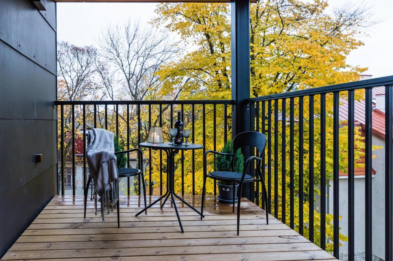 Thomas' Home - Trendy, Central & Balcony タリン エクステリア 写真